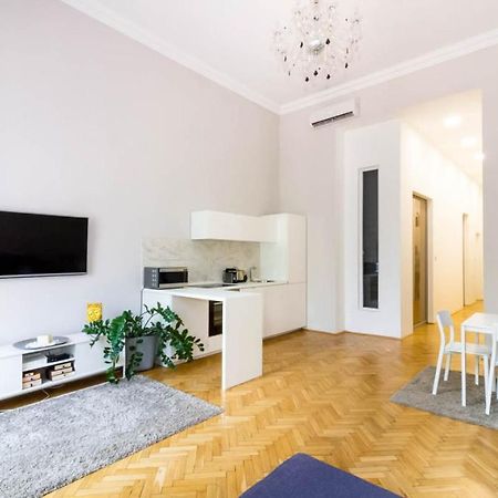 Luxury Lisbeth Apartman Budapest Esterno foto
