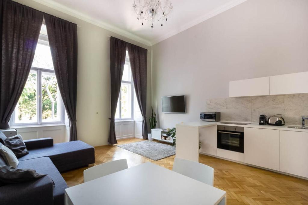 Luxury Lisbeth Apartman Budapest Esterno foto